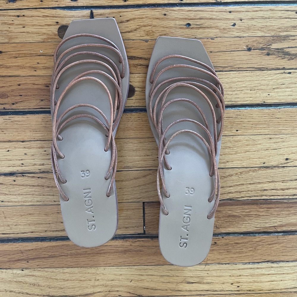 The perfect summer sandal!